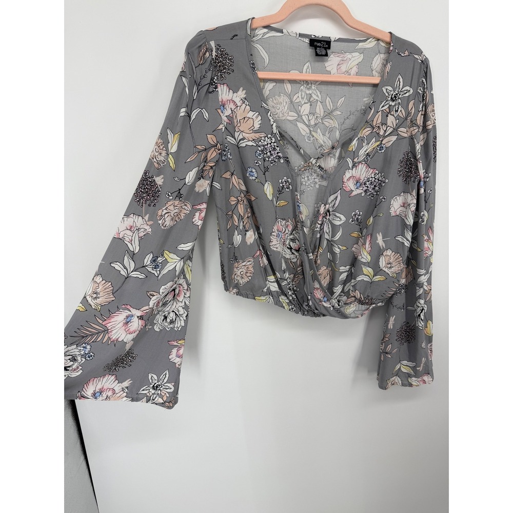 Floral Surplice Crop Top Women Medium Grey Bell Sleeve Boho Wrap V-Neck